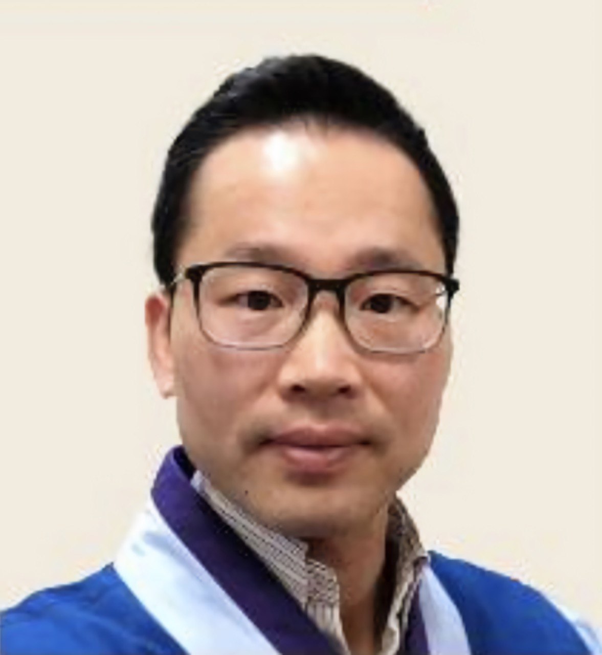 Jung G Lee